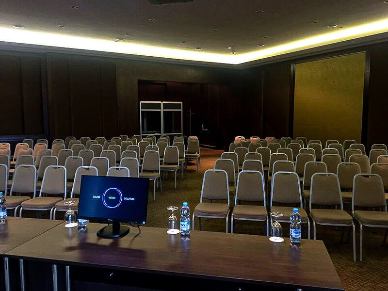 Конференція починається задовго до першого виступу